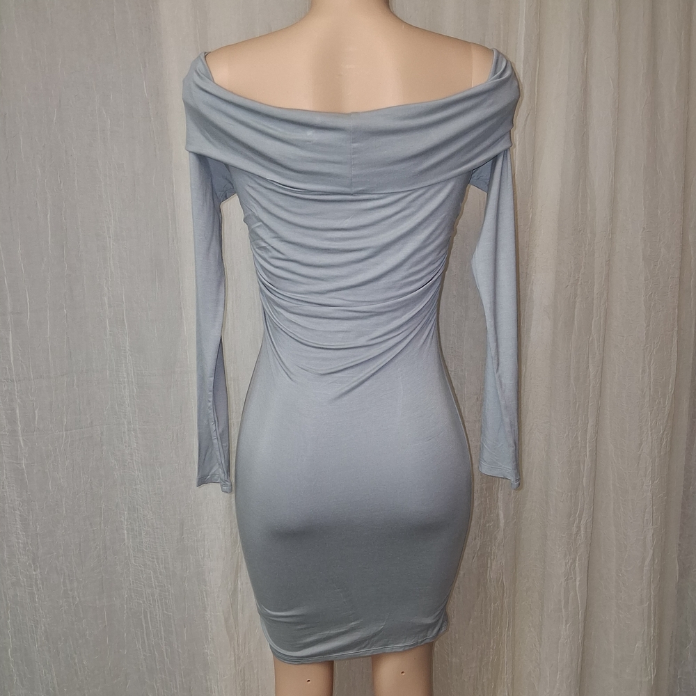 FASHION.NOVA NEW woman Size M Elegant Gray Off-Shoulder Dress - Picture 7 of 15